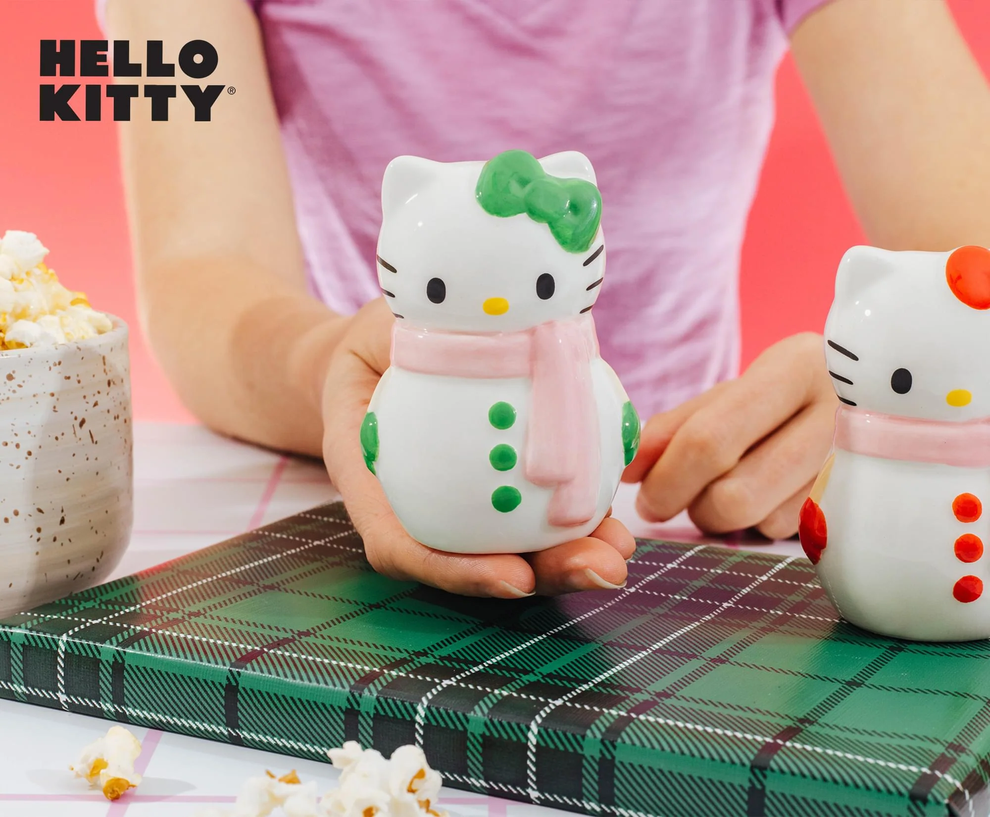 Sanrio Hello Kitty Snowman Ceramic Salt and Pepper Shaker Set - Image 6