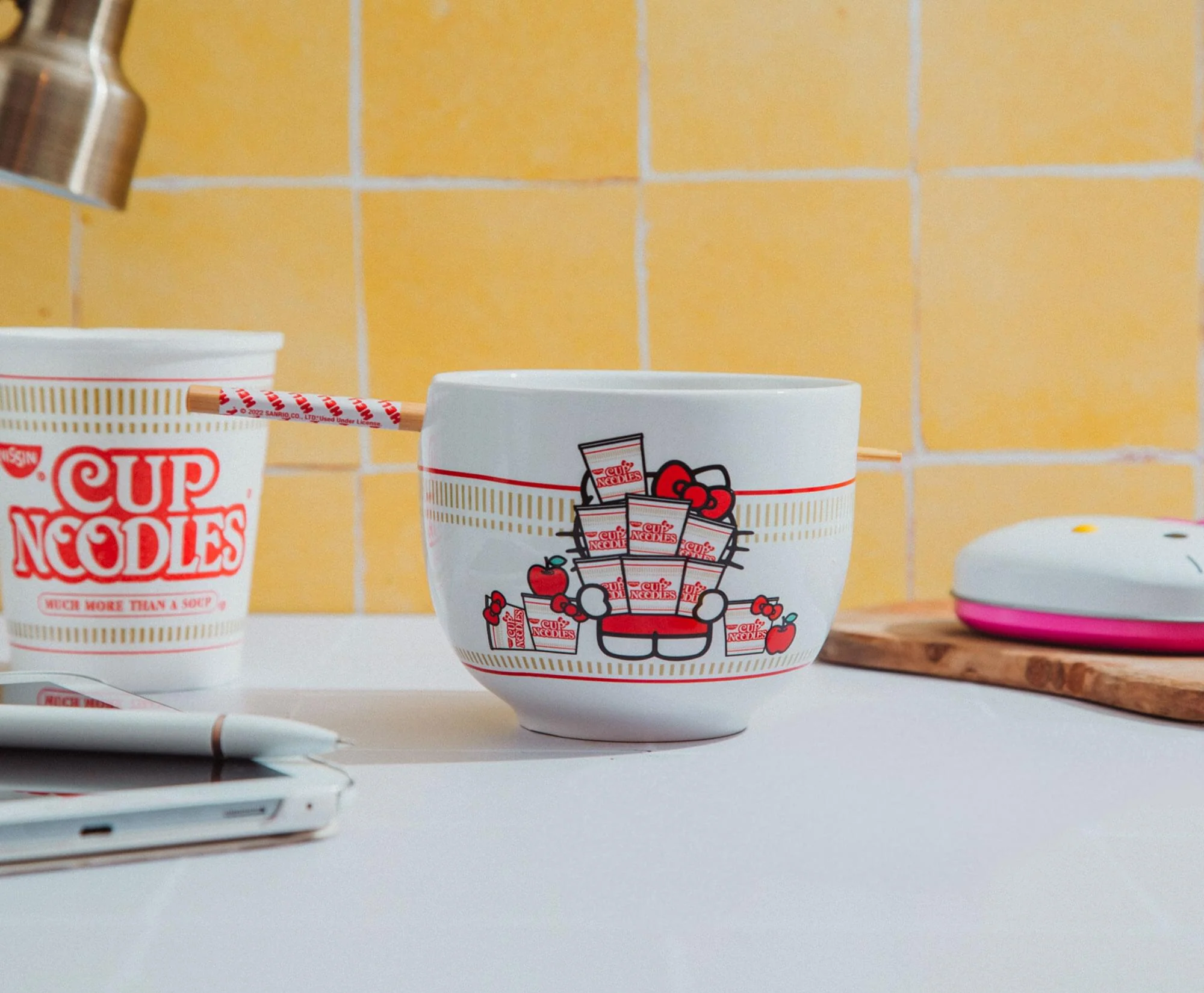 Sanrio Hello Kitty x Nissin Cup Noodles 20-Ounce Ramen Bowl and Chopstick Set - Image 9