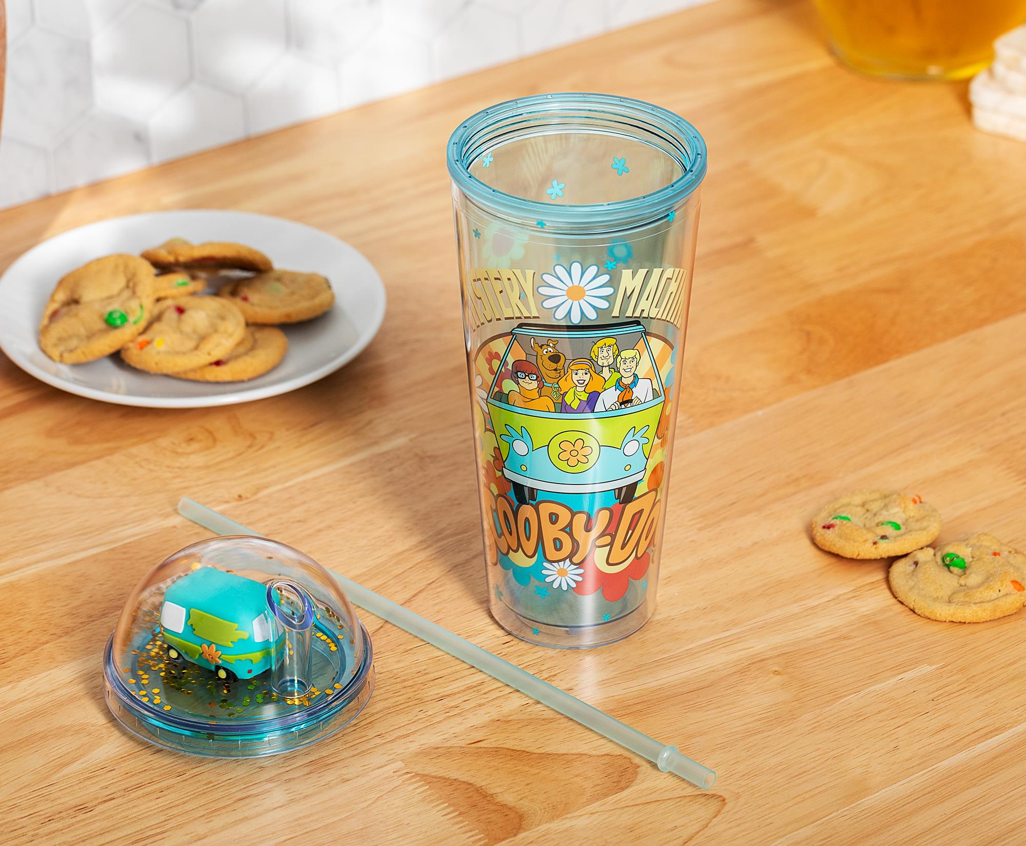 Scooby-Doo Mystery Machine Gang 24-Ounce Carnival Cup With Lid and Straw - Image 6