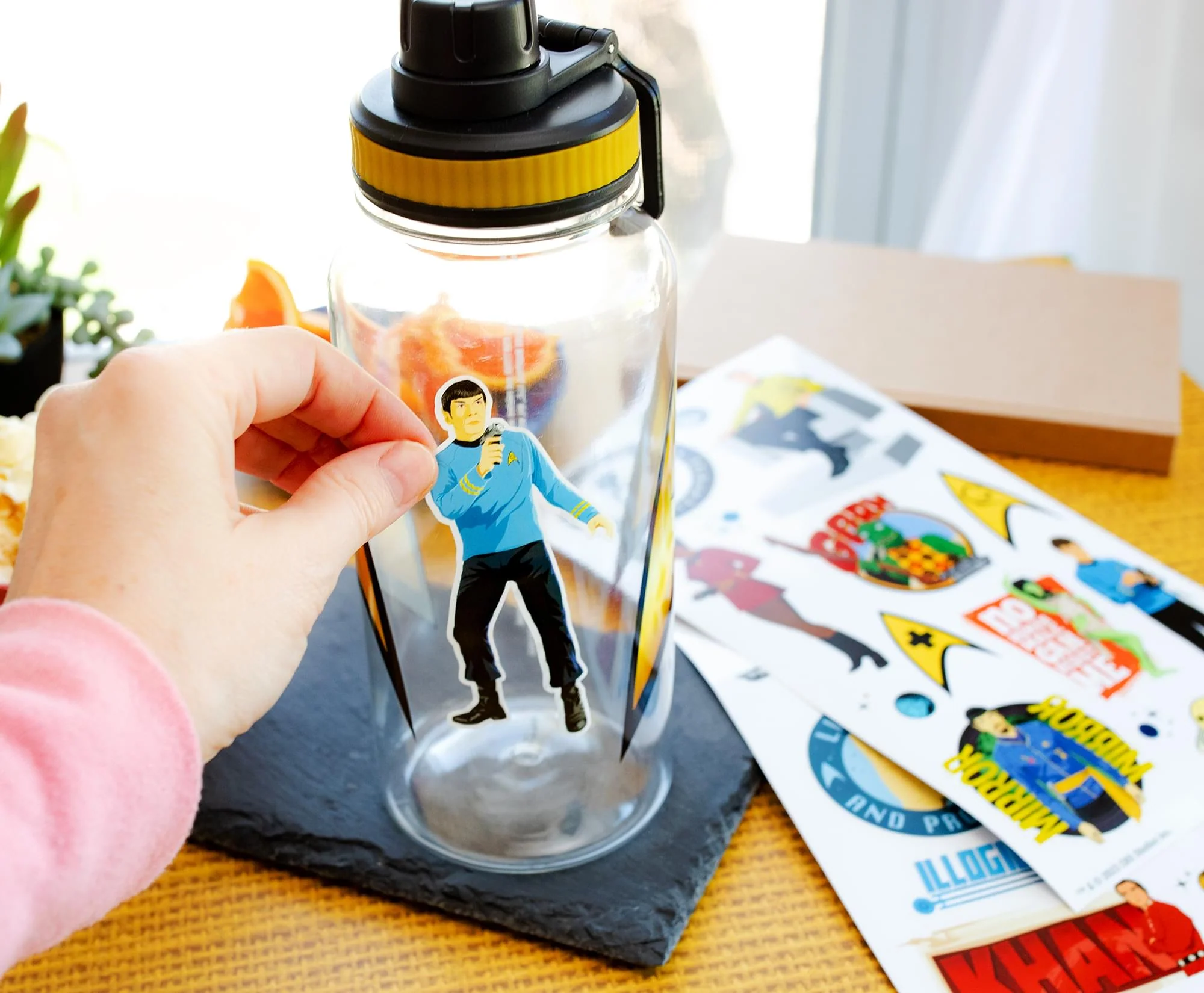 Star Trek Gold Delta Logo Twist Spout Water Bottle and Sticker Set | 32 Ounces - Image 4