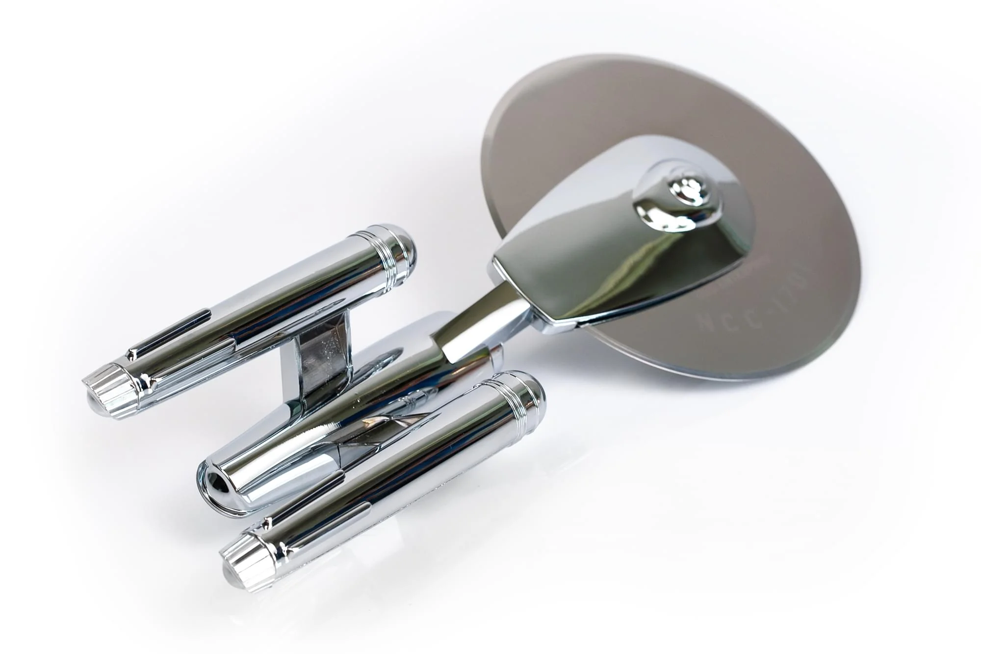 Star Trek: The Original Series USS Enterprise NCC-1701 Pizza Cutter - Image 4