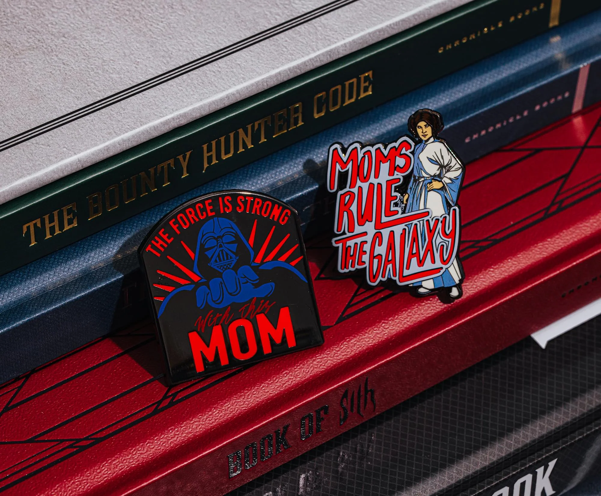 Star Wars Princess Leia "Moms Rule The Galaxy" Enamel Pin - Image 8
