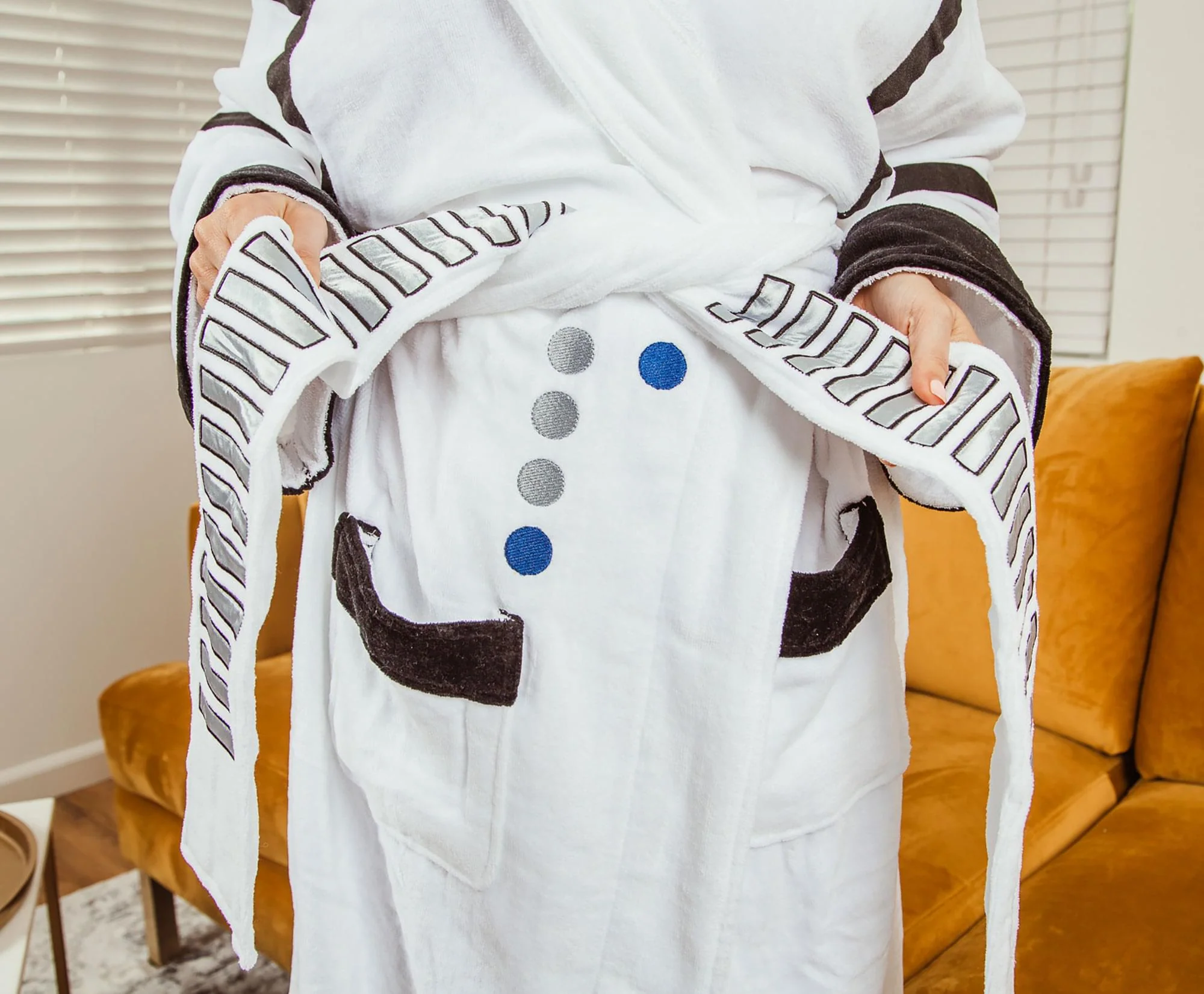 Star Wars Stormtrooper Unisex Hooded Bathrobe for Adults - Image 4