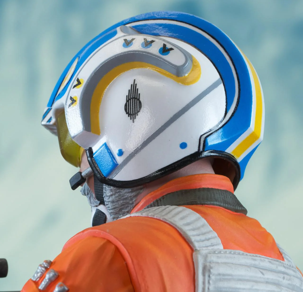 Star Wars The Mandalorian Carson Teva Exclusive 1/6 Scale Bust - Image 3