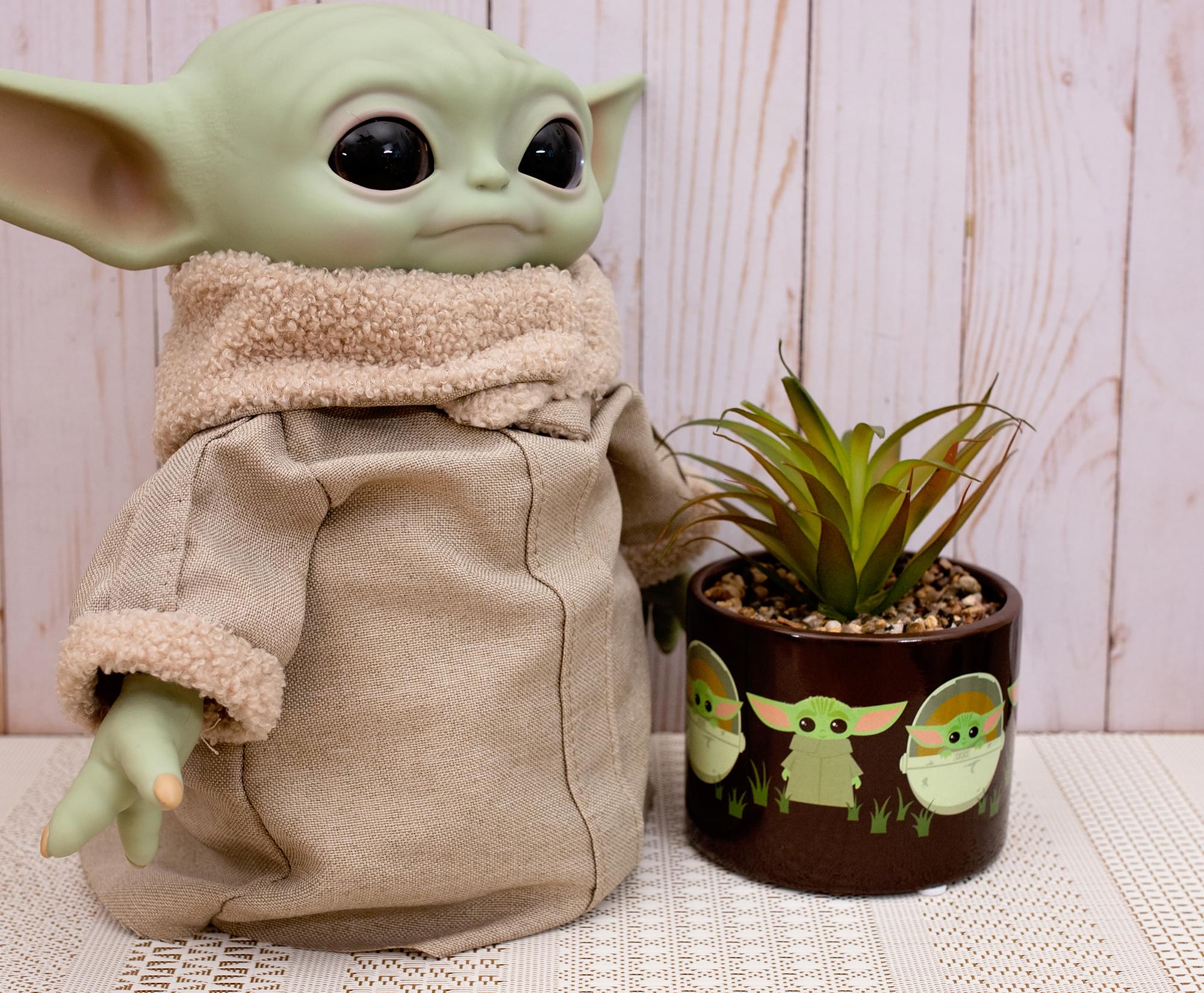 Star Wars: The Mandalorian The Child Ceramic Planter with Artificial Succulent - Image 6