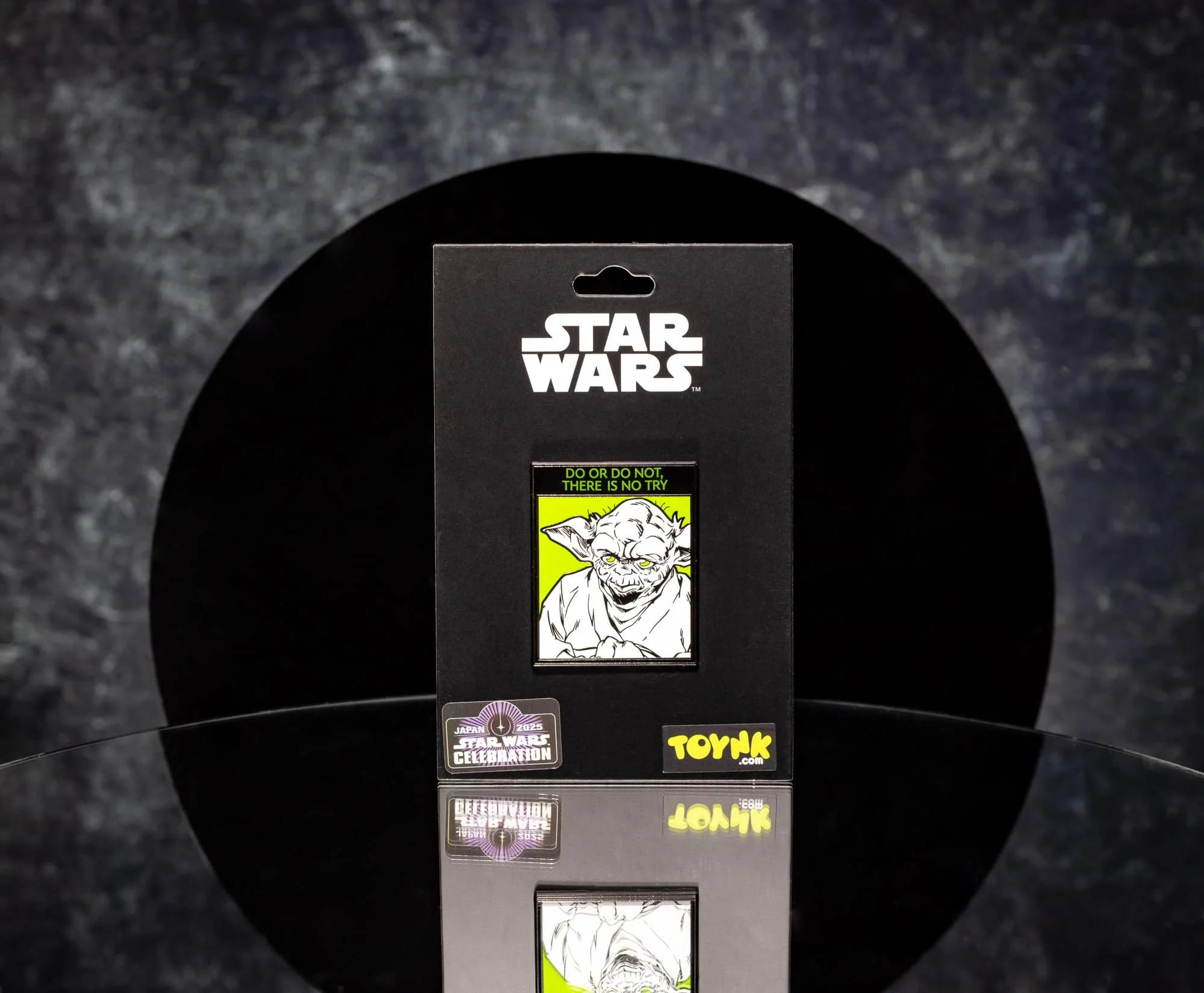 Star Wars Yoda English Enamel Pin | SWC 2025 Exclusive - Image 4