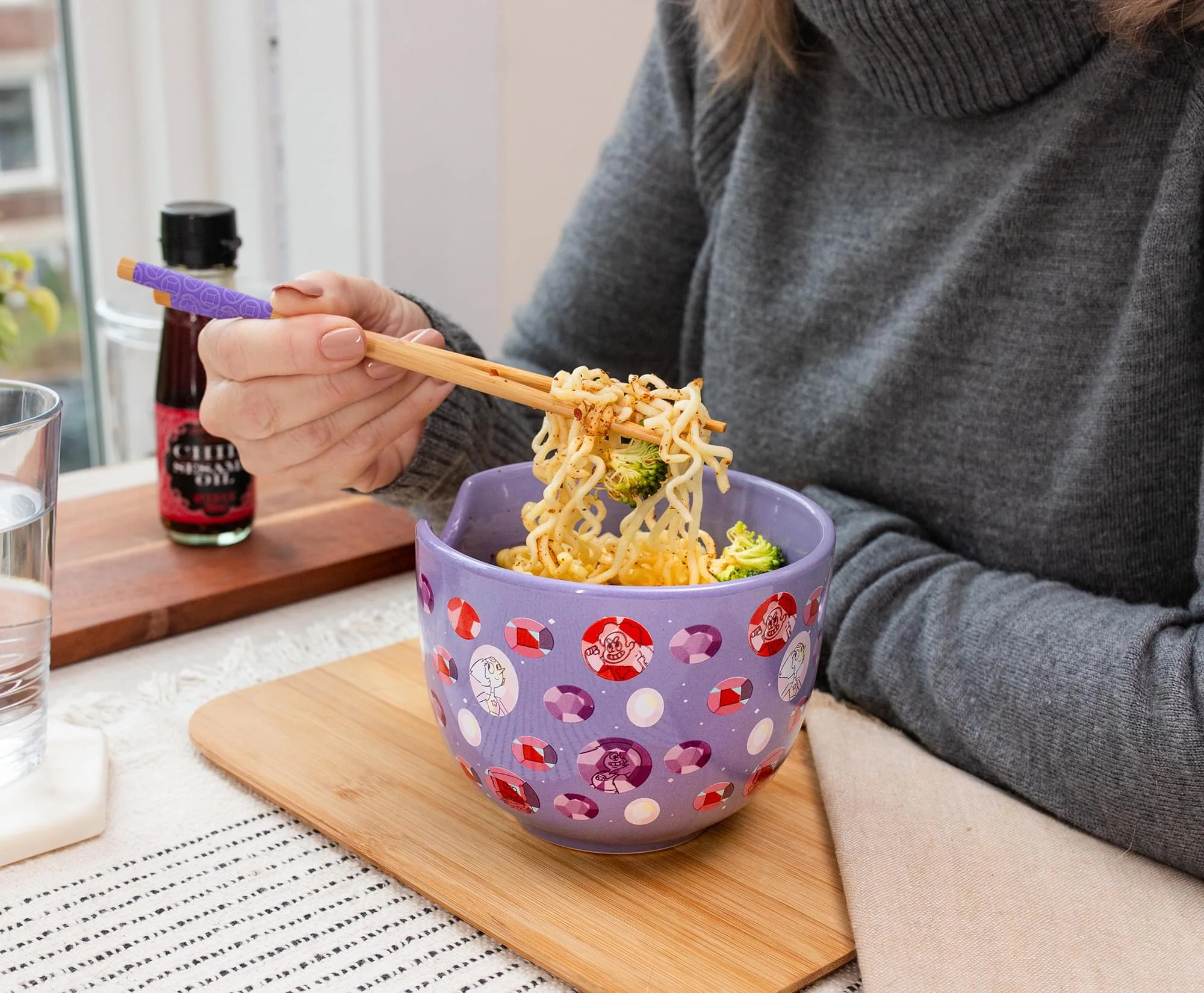 Steven Universe Crystal Gems 20-Ounce Ceramic Ramen Bowl and Chopstick Set - Image 9