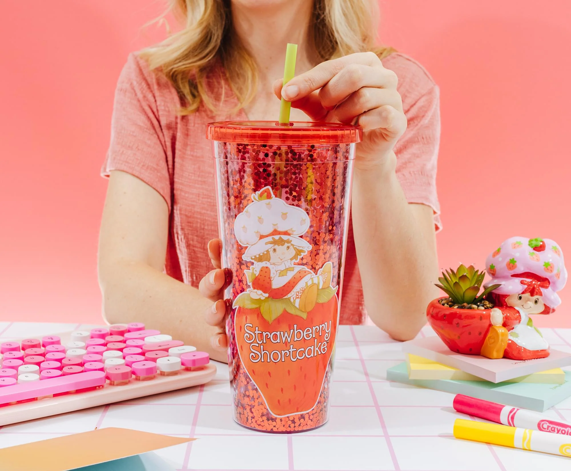 Strawberry Shortcake 32-Ounce Confetti Carnival Cup With Lid and Straw - Image 3