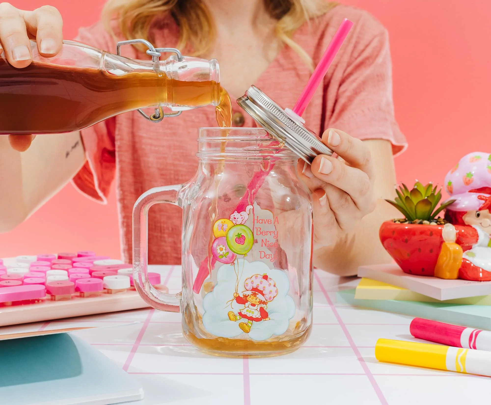 Strawberry Shortcake Cloud and Balloons 21-Ounce Glass Mason Jar With Handle - Image 5