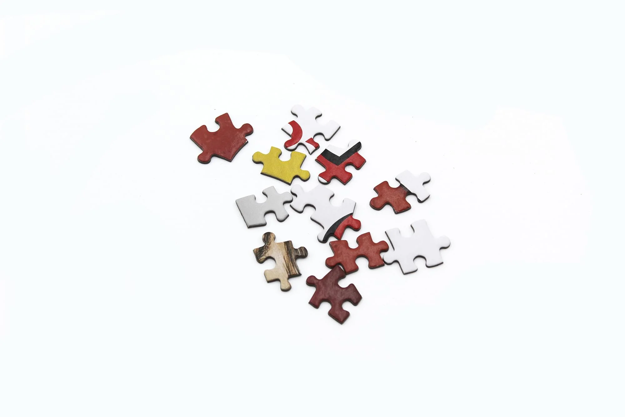TapatÃo Hot Sauce Bottle Shaped 900 Piece Jigsaw Puzzle - Image 5
