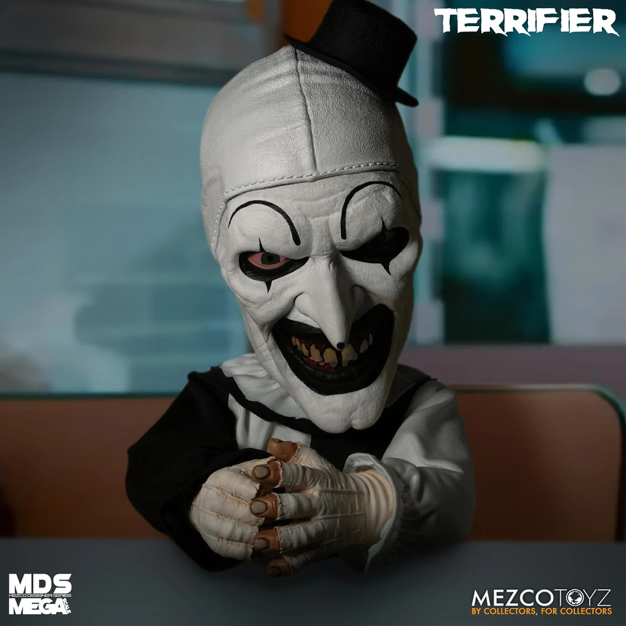 Terrifier Art the Clown 15 Inch MDS Mega Scale Figure with Sound - Image 7