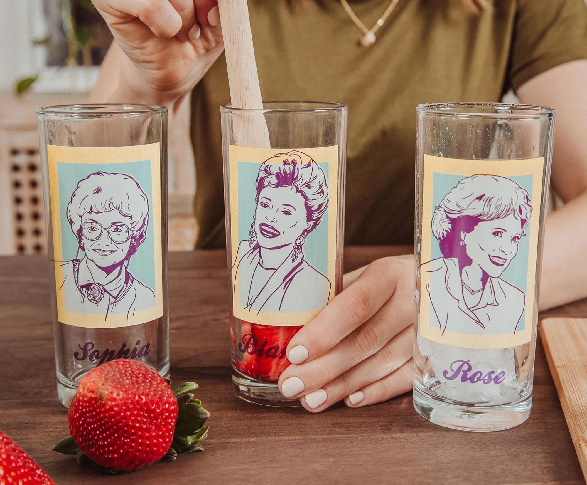 The Golden Girls 4 Piece 10-Ounce Glass Tumbler Set - Image 4