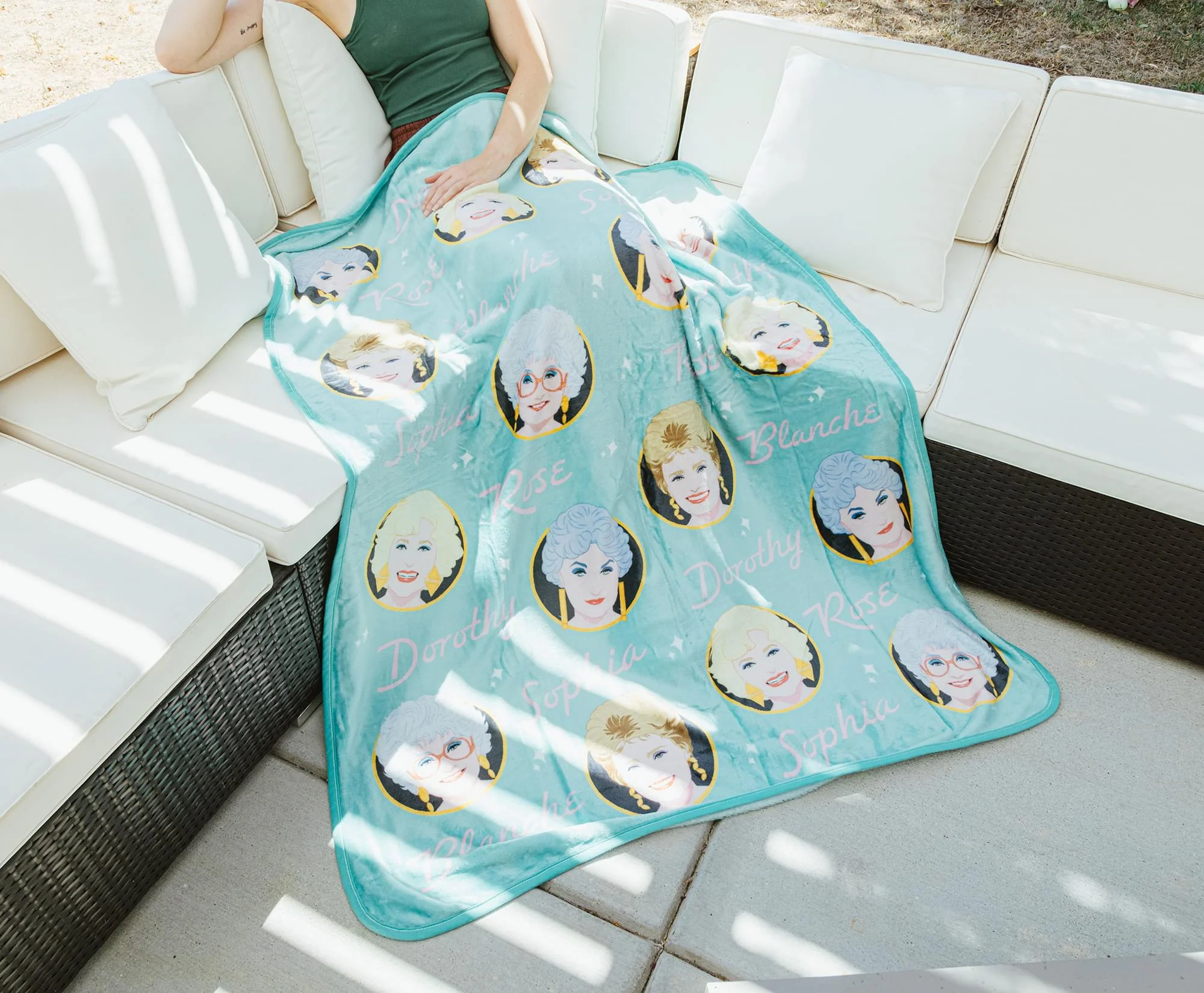 The Golden Girls Character Faces Fleece Throw Blanket | 45 x 60 Inches - Image 4
