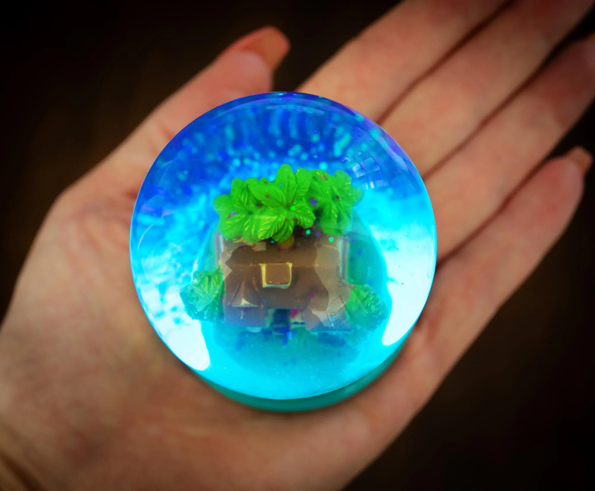 The Golden Girls Shady Pines Light-Up Mini Snow Globe | 2 Inches Tall - Image 8