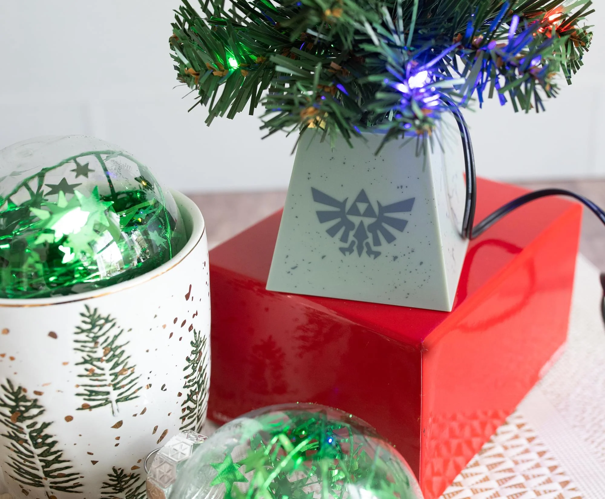 The Legend of Zelda Triforce LED USB-Powered Light-Up Desktop Holiday Tree - Image 5