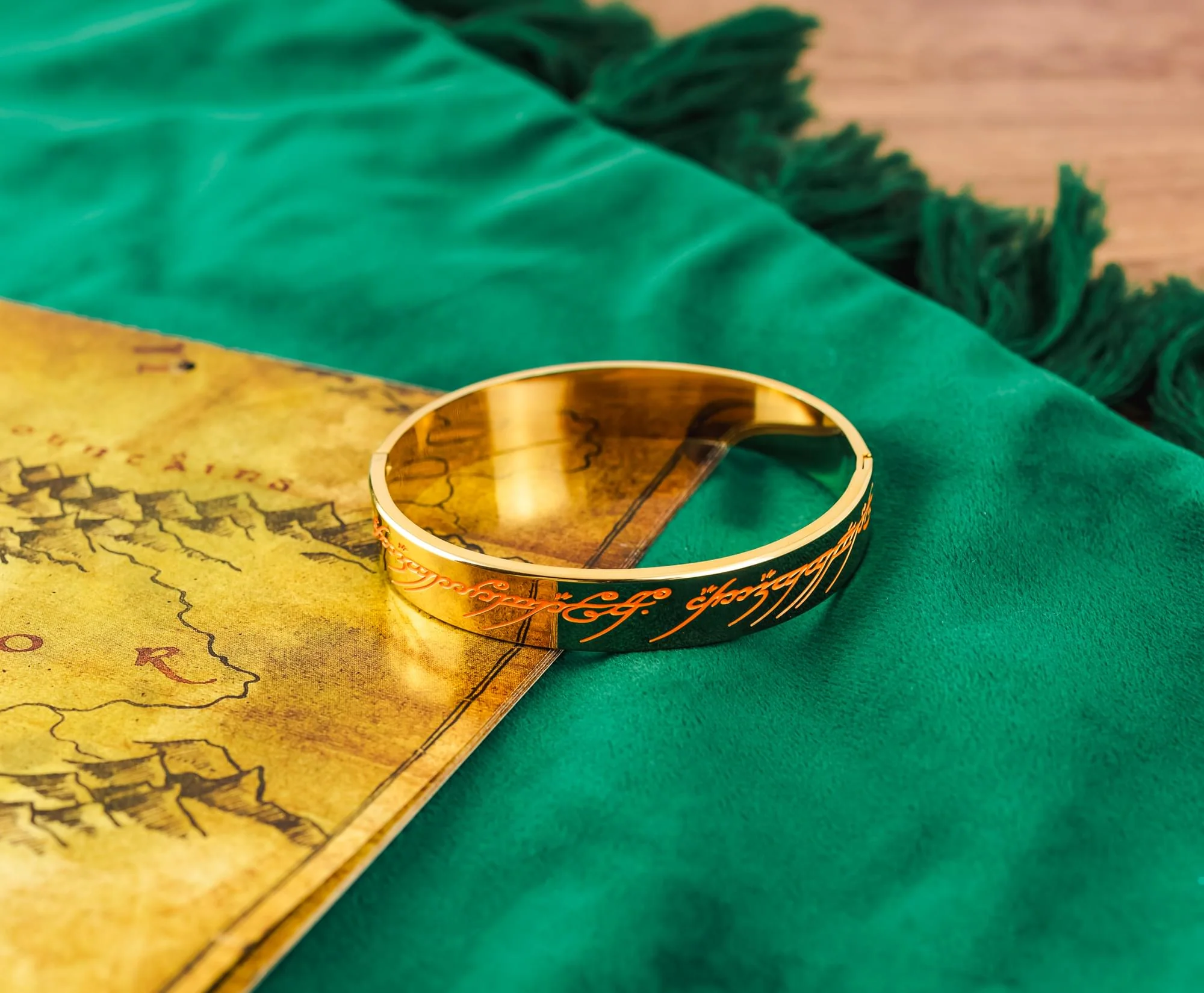 The Lord Of The Rings Glow-In-the-Dark One Ring Hinged Bangle Bracelet - Image 9