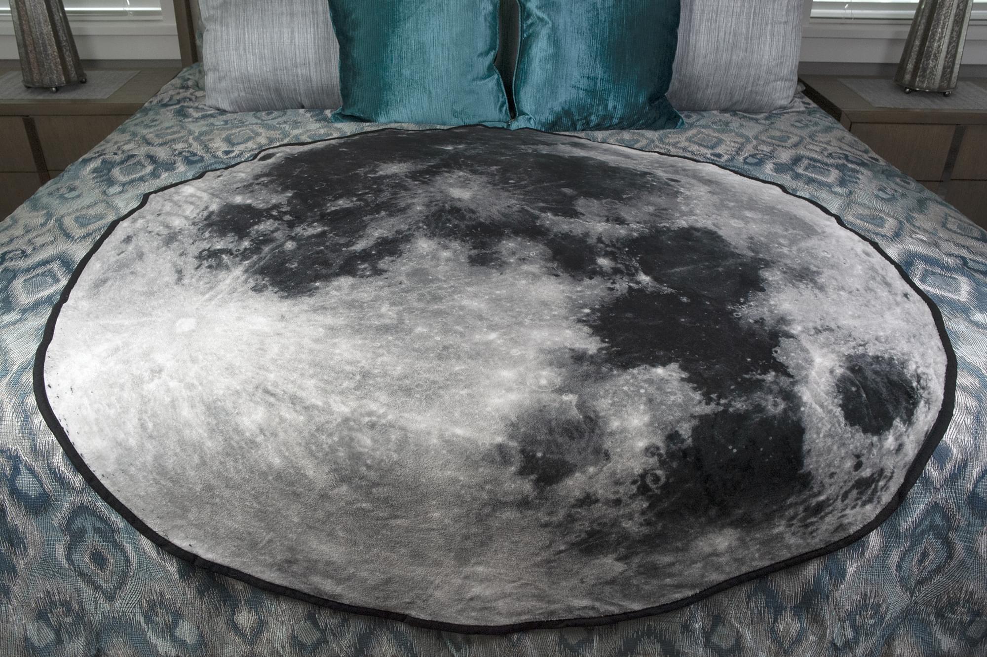 The Moon Fleece Throw Blanket | Large Soft Throw Blanket | 60-Inch Diameter - Image 5