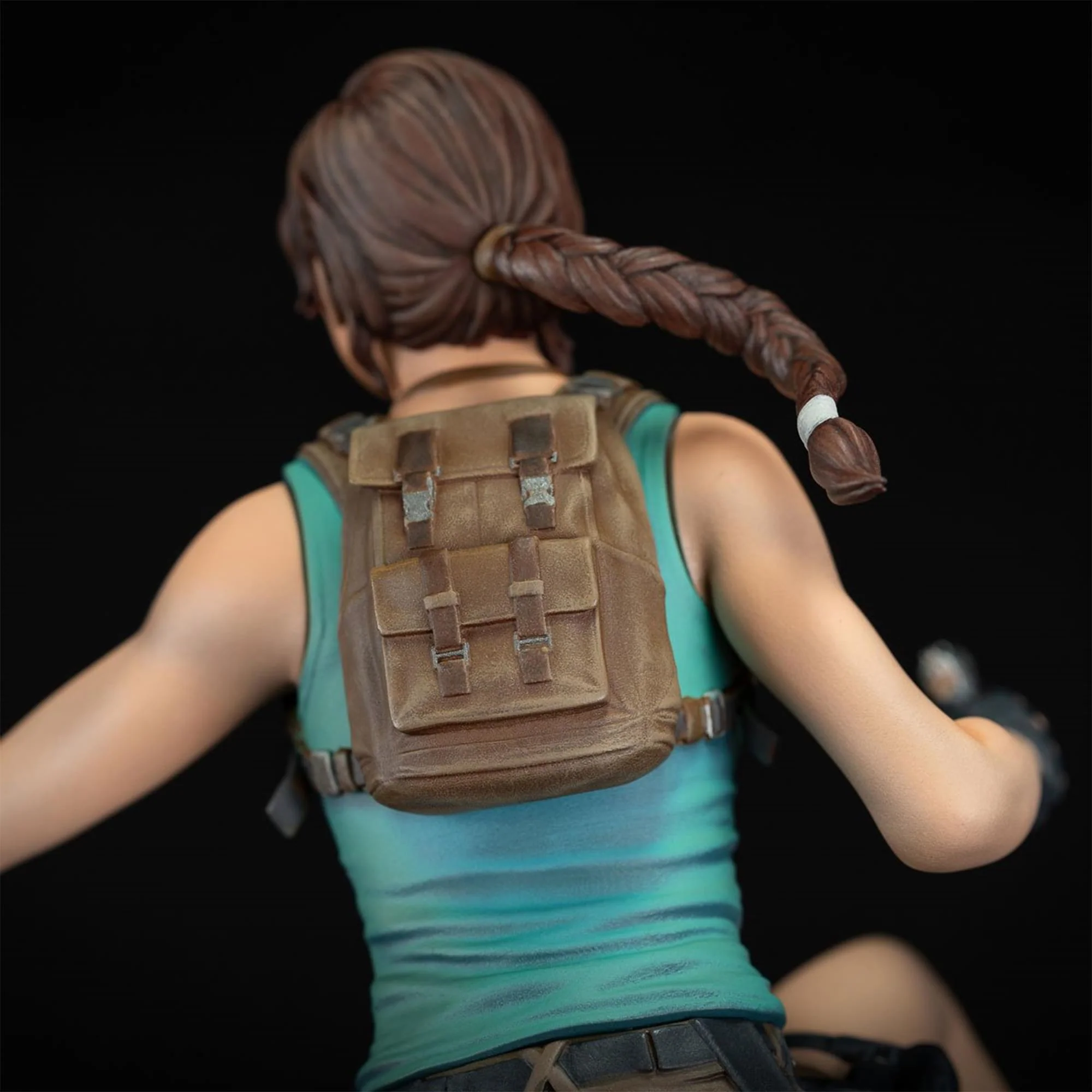Tomb Raider Deluxe Lara Croft 9 Inch PVC Statue - Image 5