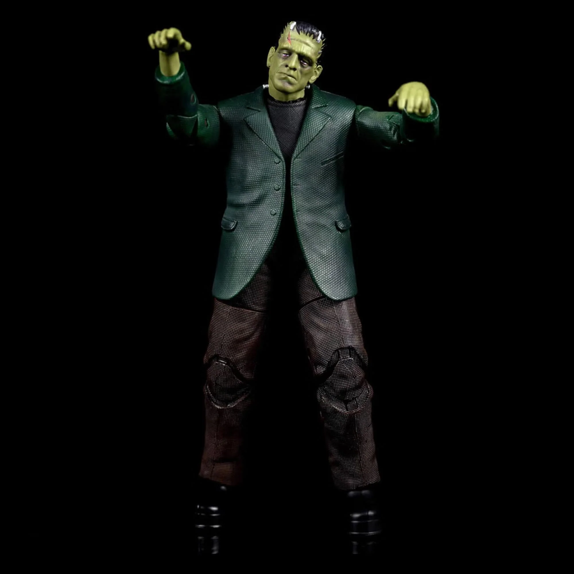 Universal Monsters 6 Inch Deluxe Collector Figure | Frankenstein - Image 3