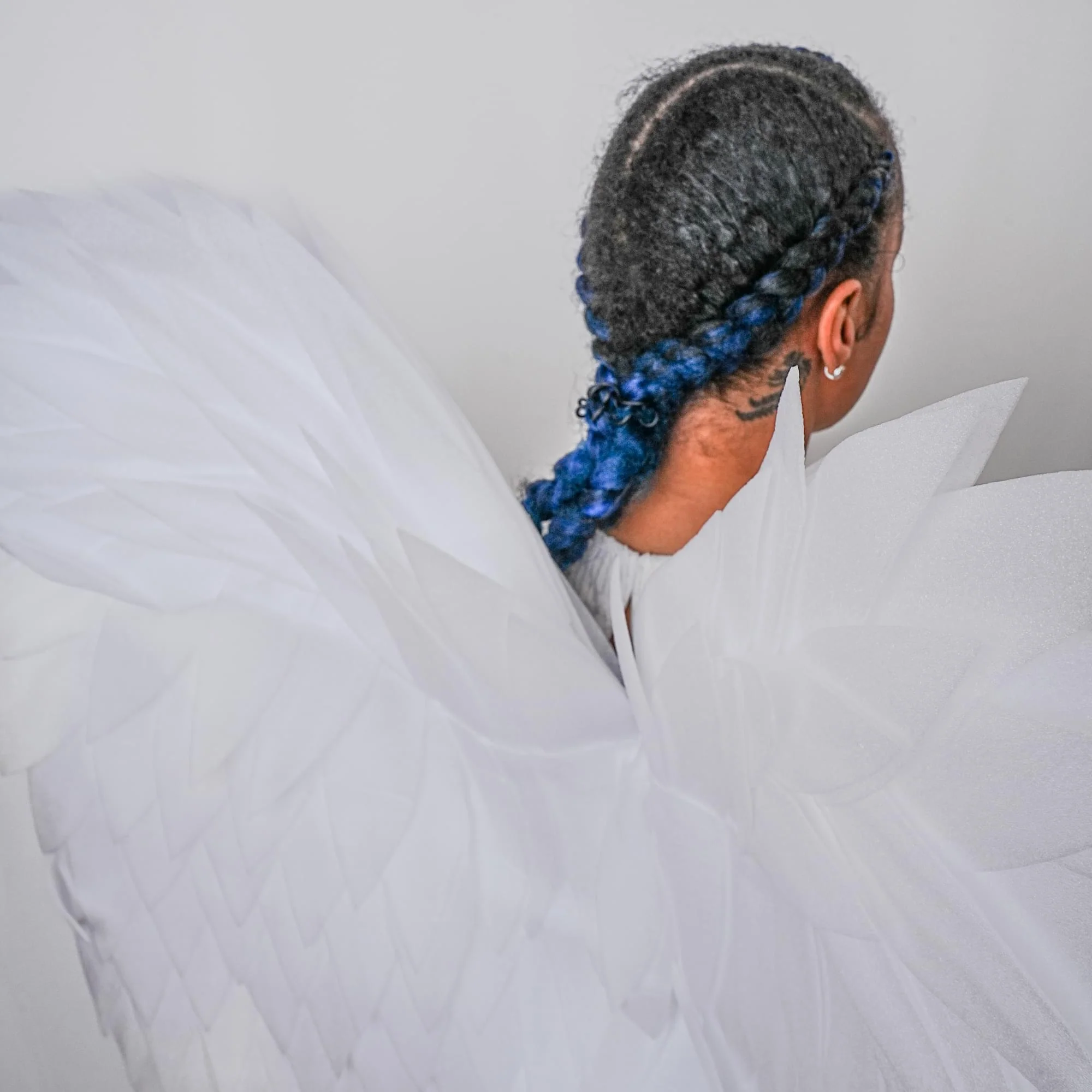 White Full Length Angel Wings Adult Costume Accessory - Image 5