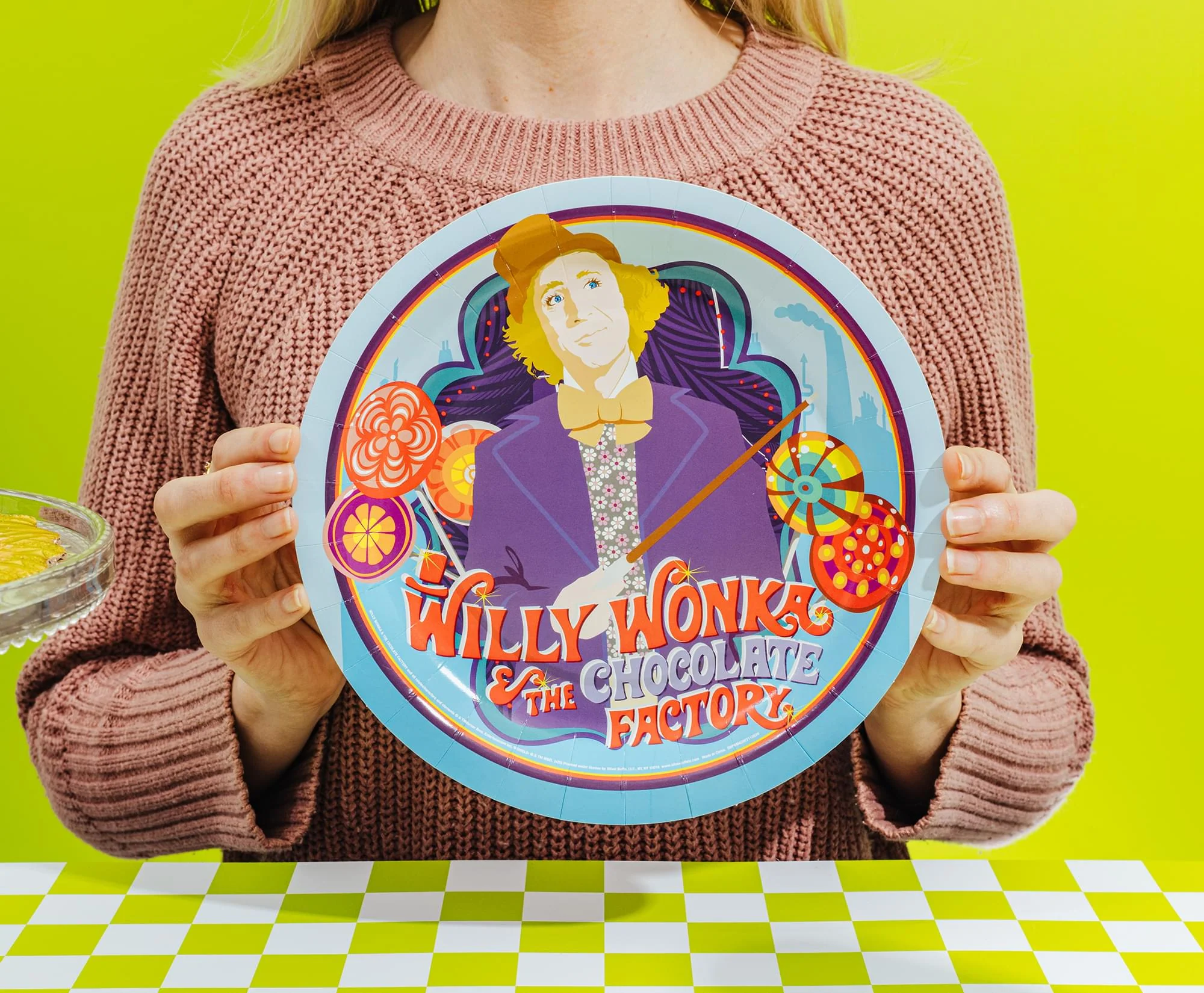 Willy Wonka & The Chocolate Factory Golden Ticket 60-Piece Party Tableware Set - Image 8