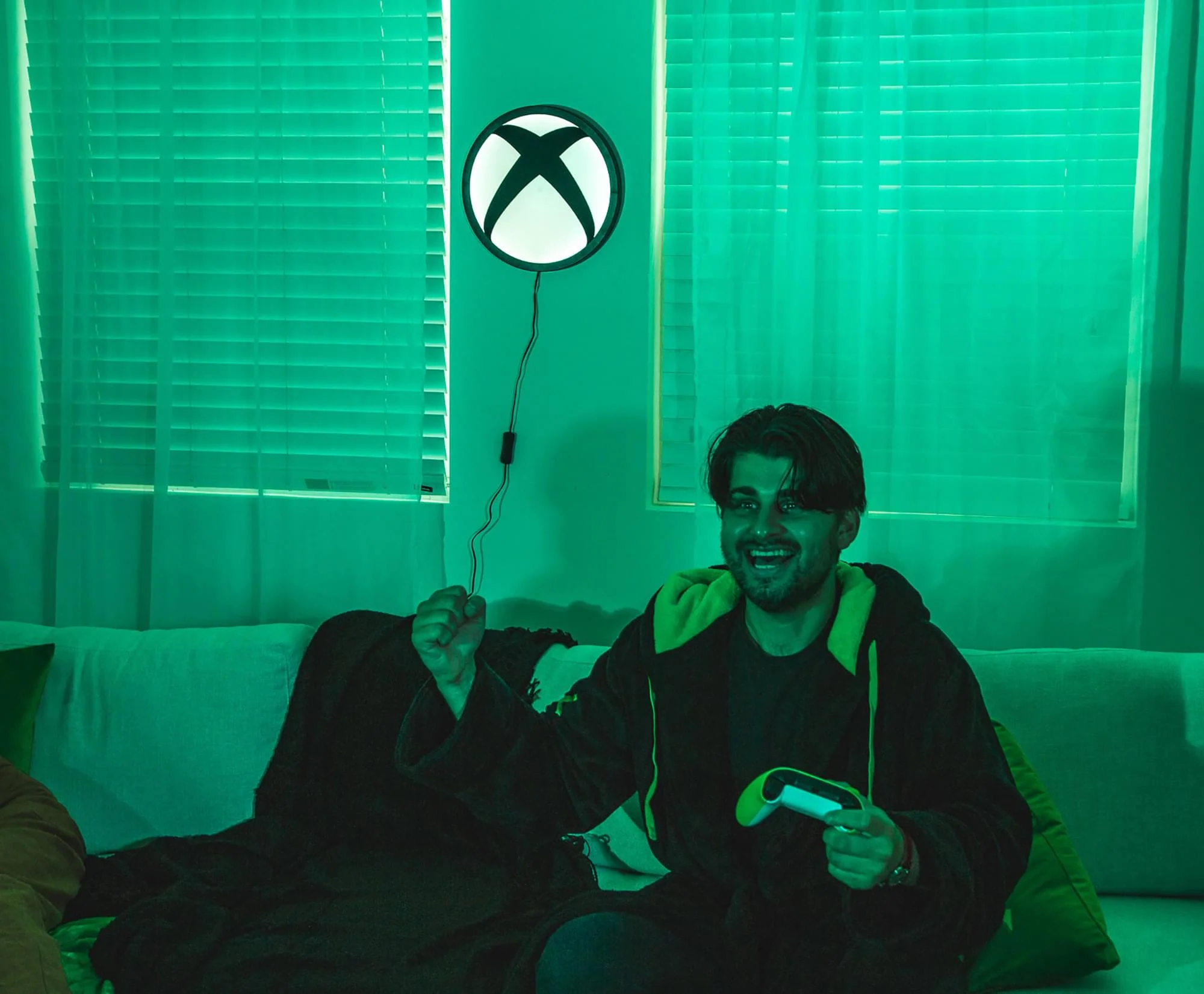 Xbox Logo 12-Inch Hanging LED Wall Light Sign - Image 6