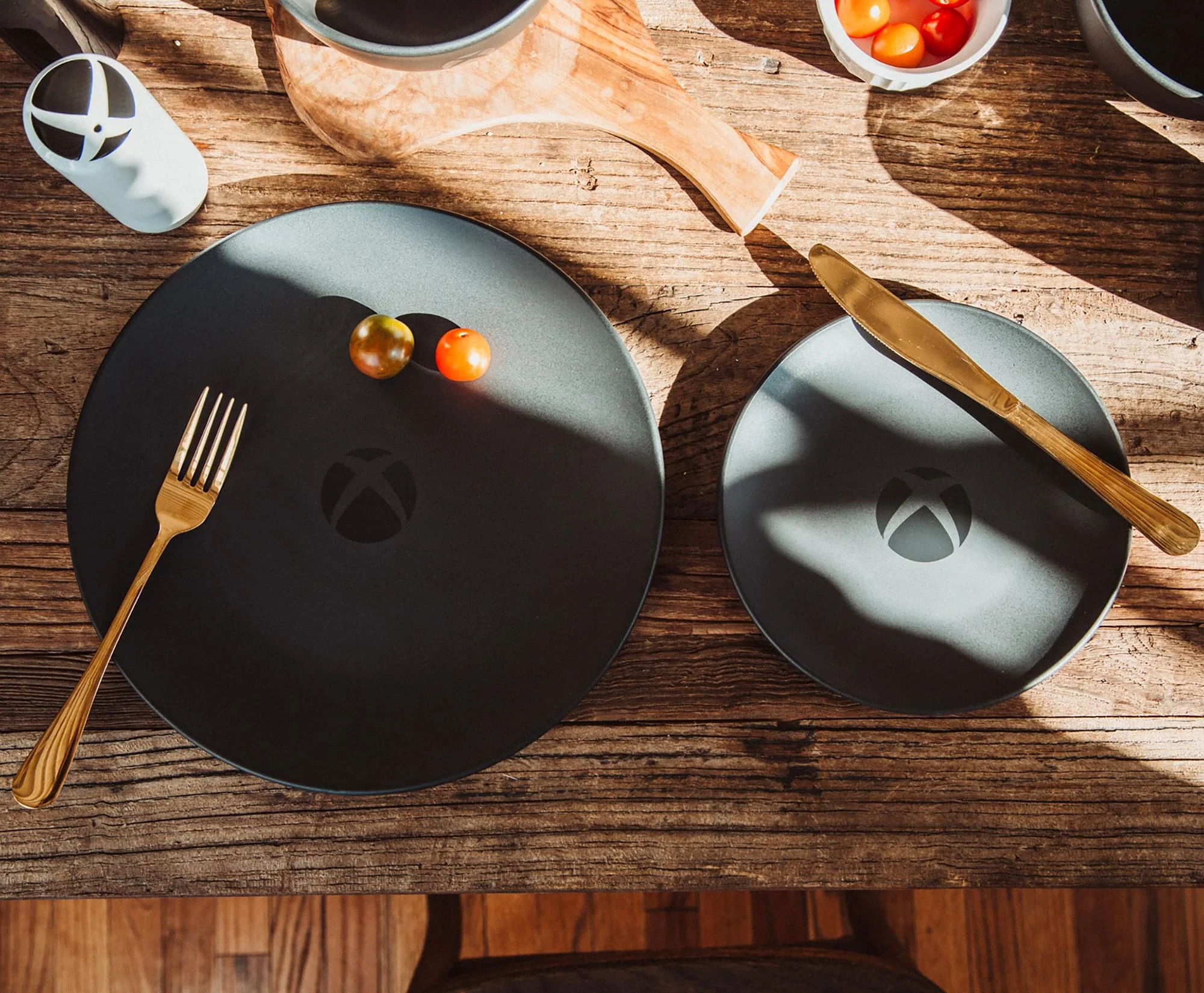 Xbox Logo Matte Black 8-Piece Ceramic Dinnerware Set - Image 4